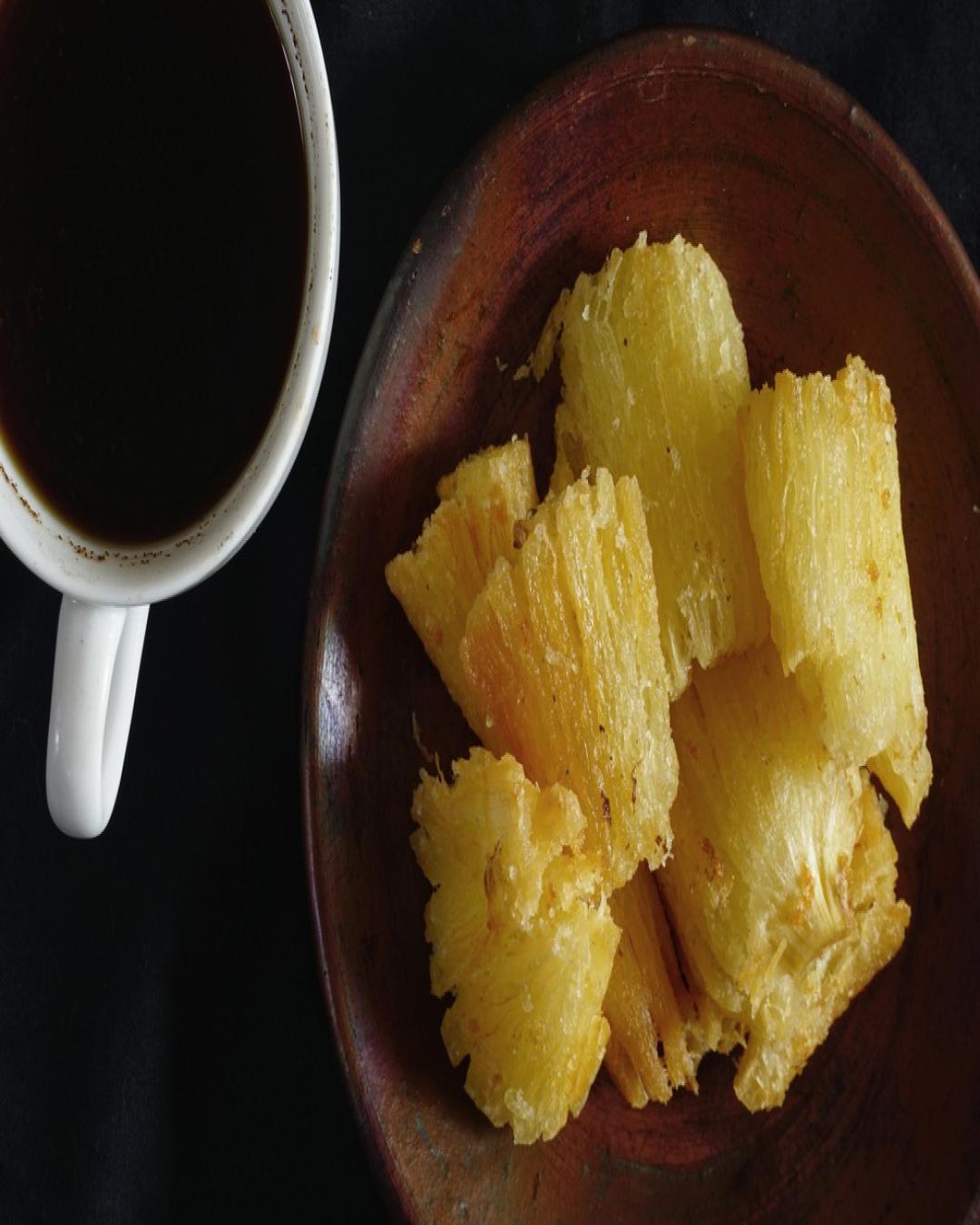 cemilan-buat-teman-ngopi-yang-bikin-suasana-makin-hangat-dan-seru